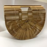 画像3: アートでレトロな半月型　　ハンドメイドの竹製バッグ (3)