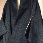 画像1: モダン＆ハンサムな大島紬の着物　　未使用品 (1)